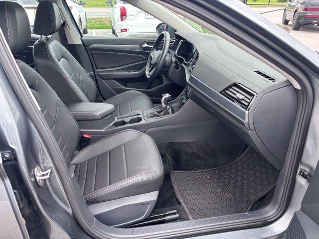 Used 2024 Volkswagen Jetta SE w/ Panoramic Sunroof Package FWD image 52