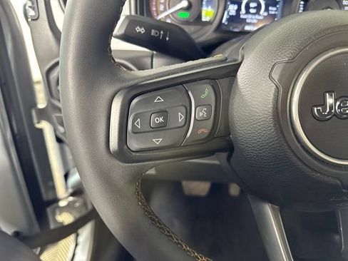 Used 2024 Jeep Wrangler Unlimited AWD/4WD image 15