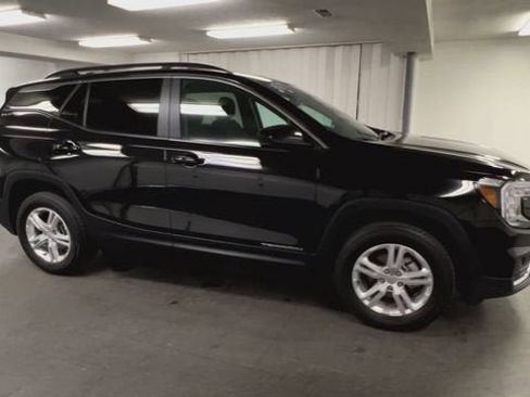 Certified 2023 GMC Terrain SLE w/ Driver Convenience Package AWD/4WD image 2