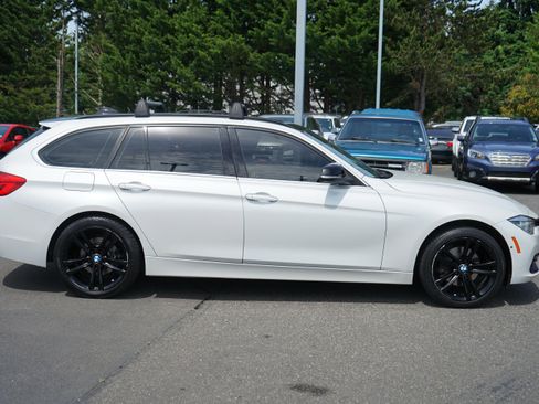 Used 2017 BMW 330i xDrive Wagon AWD/4WD image 8