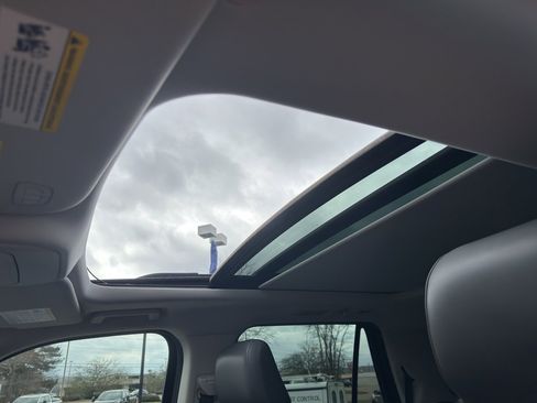 Used 2025 Ford Expedition Active image 22