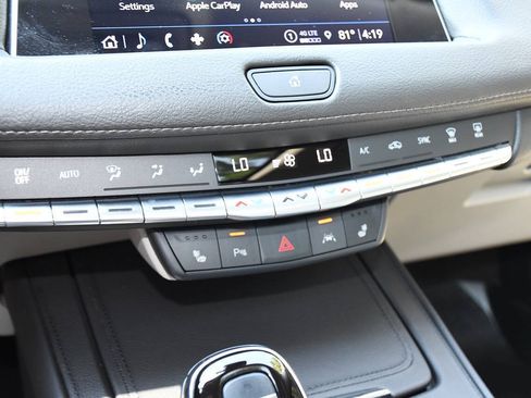 Used 2023 Cadillac XT4 Luxury w/ Cold Weather Package FWD image 38
