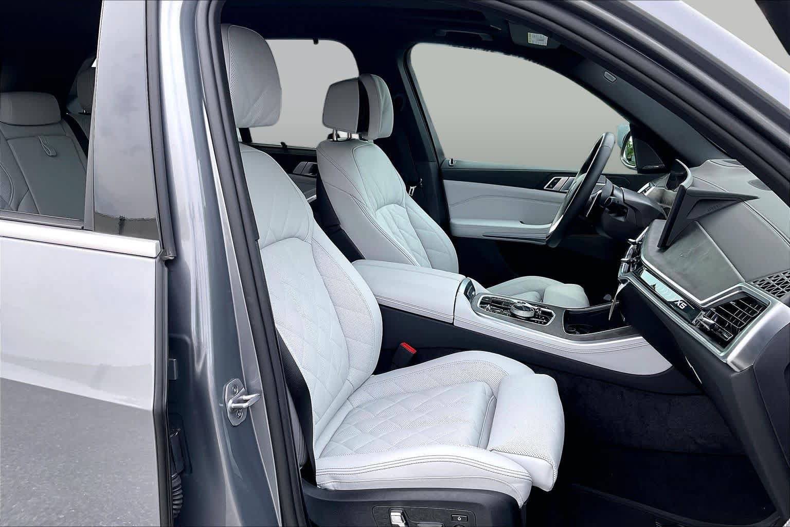 Used 2026 BMW X5 xDrive40i AWD/4WD image 8
