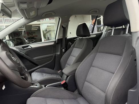 Used 2014 Volkswagen Golf 4-Door FWD image 17