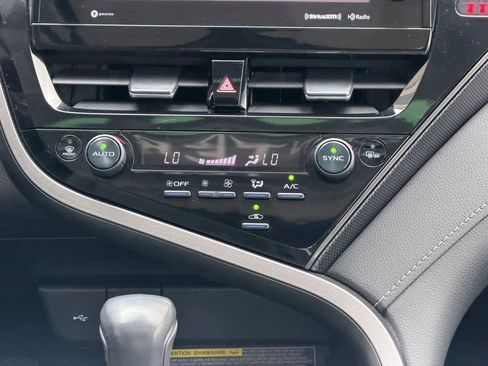 Used 2021 Toyota Camry XSE image 15