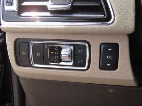 Used 2022 Lincoln Navigator L Reserve RWD image 28
