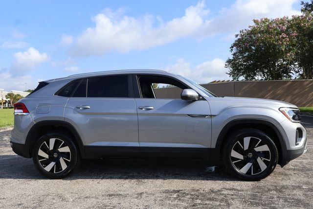 Certified 2026 Volkswagen Atlas Cross Sport SE FWD image 9