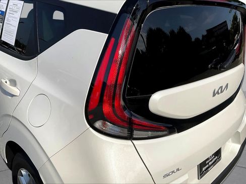 Used 2025 Kia Soul LX w/ LX Technology Package FWD image 28