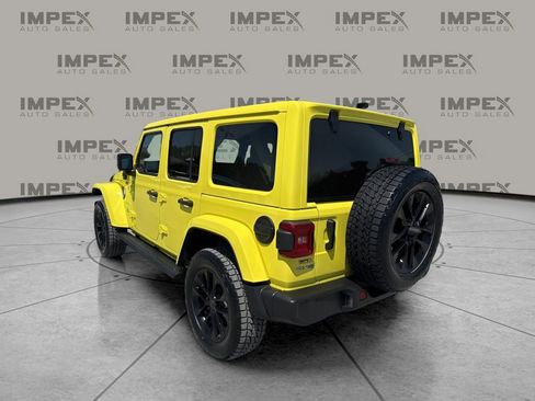 Used 2024 Jeep Wrangler Unlimited Sahara w/ Dual Top Group AWD/4WD image 3