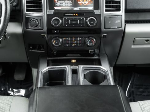 Used 2015 Ford F150 XLT w/ Equipment Group 302A Luxury AWD/4WD image 17