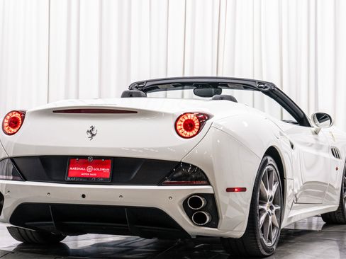 Used 2014 Ferrari California image 9