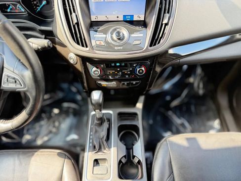 Used 2017 Ford Escape Titanium AWD/4WD image 19