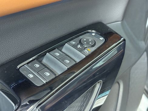 New 2026 Nissan Pathfinder Platinum image 10