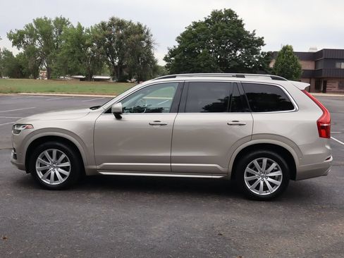 Used 2016 Volvo XC90 T6 Momentum w/ Momentum Plus Package AWD/4WD image 9
