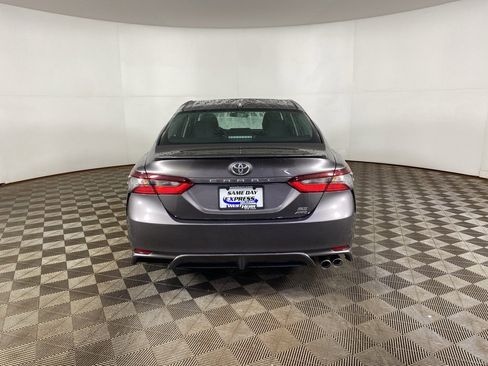 Used 2023 Toyota Camry SE image 6