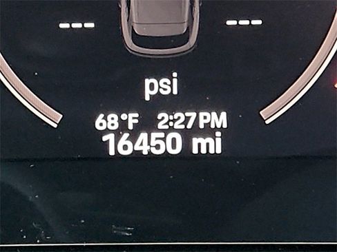 Used 2024 Porsche Cayenne image 24