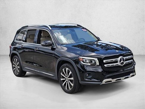 Used 2022 Mercedes-Benz GLB 250 image 3