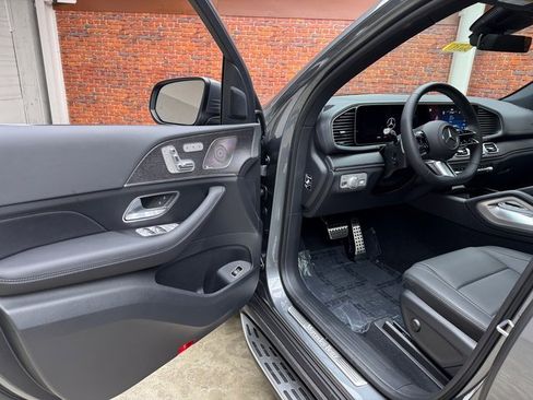 New 2025 Mercedes-Benz GLS 450 4MATIC image 9