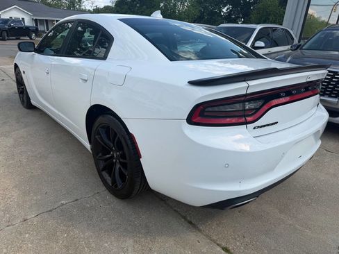 Used 2018 Dodge Charger R/T w/ Blacktop Package RWD image 7
