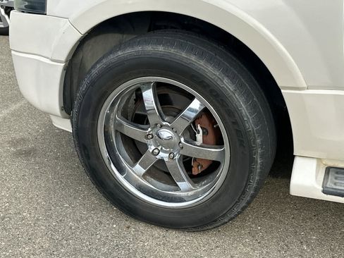 Used 2008 Ford Expedition Limited image 22