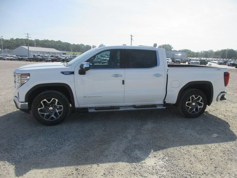 New 2026 GMC Sierra 1500 SLT w/ SLT Premium Package AWD/4WD image 11