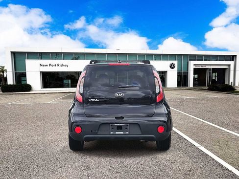 Used 2018 Kia Soul Base image 7