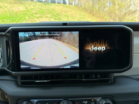 Used 2024 Jeep Wrangler Sahara w/ Safety Group image 22