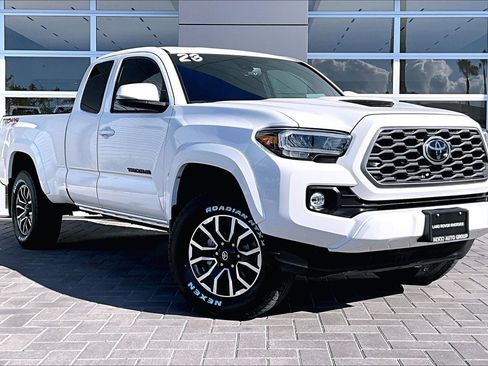 Used 2023 Toyota Tacoma TRD Sport image 3