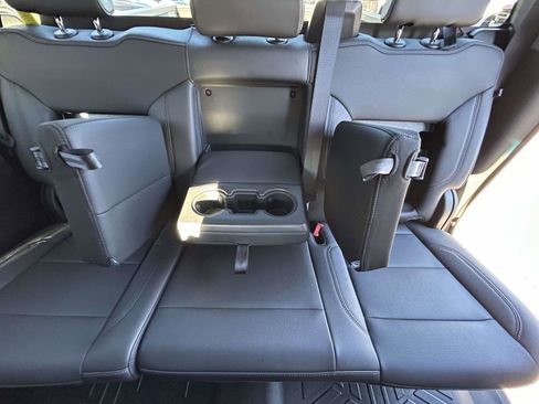 Used 2025 Chevrolet Silverado 1500 LTZ image 16