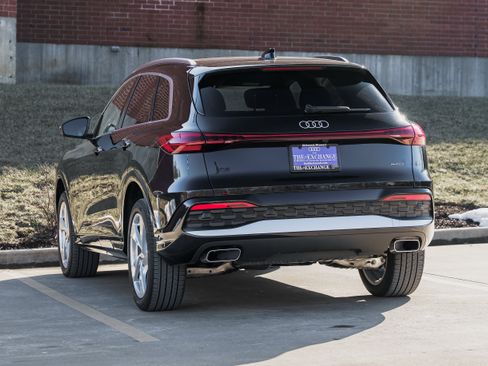 Used 2025 Audi Q5 Premium Plus w/ Premium Plus image 5
