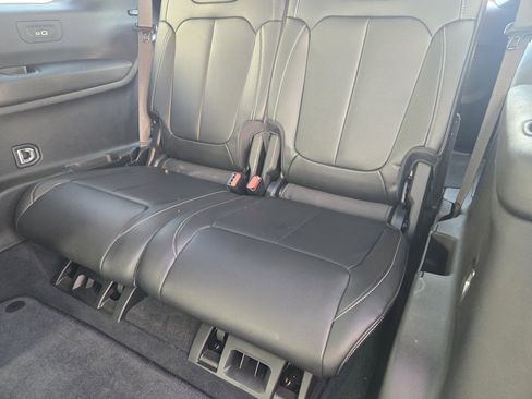 Used 2024 Jeep Grand Cherokee L Limited w/ Black Appearance Package image 33