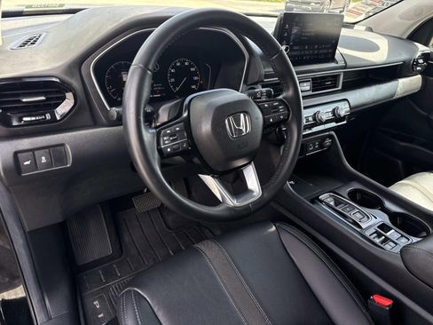 Used 2025 Honda Pilot EX-L image 18