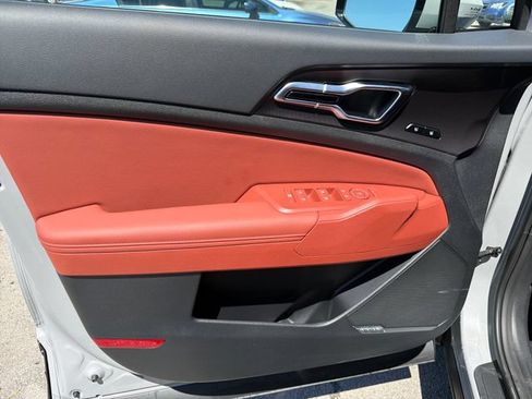 New 2027 Kia Sportage SX FWD image 17