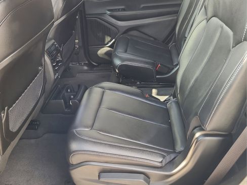 Used 2025 Jeep Grand Cherokee L Limited AWD/4WD image 11