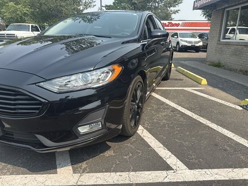 Used 2019 Ford Fusion SE w/ Equipment Group 151A FWD image 13