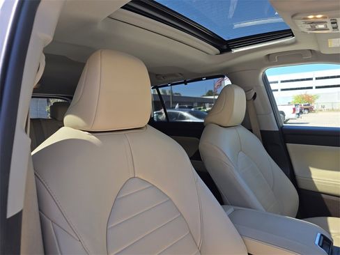 Certified 2022 Toyota Highlander XLE image 15