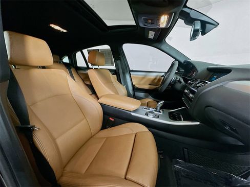 Used 2018 BMW X4 M40i image 11