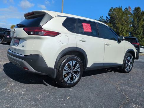 Used 2023 Nissan Rogue SV image 5