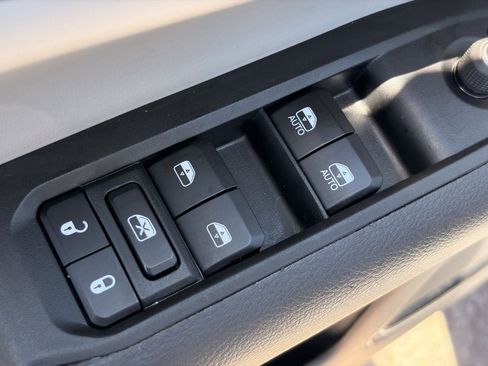 Used 2025 Jeep Compass Limited AWD/4WD image 19