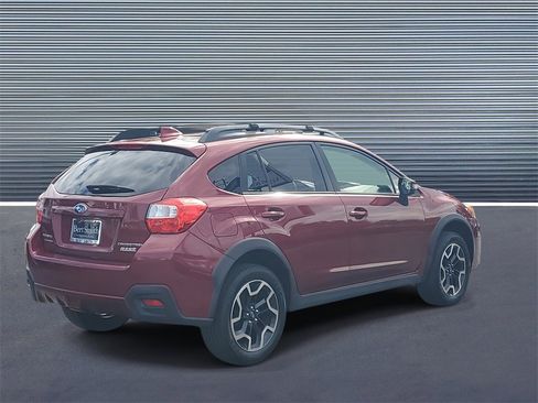 Used 2017 Subaru Crosstrek 2.0i Limited image 3