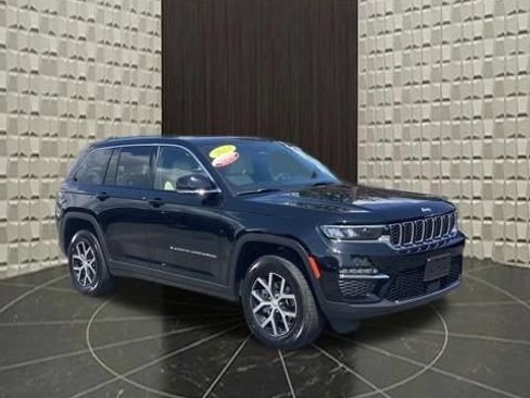 Certified 2023 Jeep Grand Cherokee Limited AWD/4WD image 2