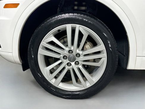 Used 2018 Audi Q5 2.0T Premium Plus w/ Premium Plus Package AWD/4WD image 34