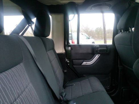 Used 2011 Jeep Wrangler Unlimited Rubicon w/ Dual Top Group image 19