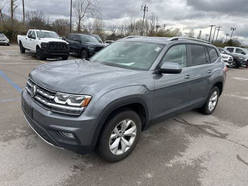 Used 2018 Volkswagen Atlas SE image 2