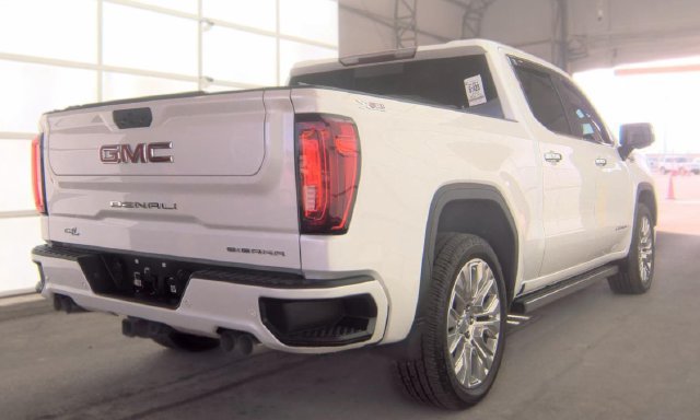Used 2022 GMC Sierra 1500 Denali w/ Denali Premium Package AWD/4WD image 4