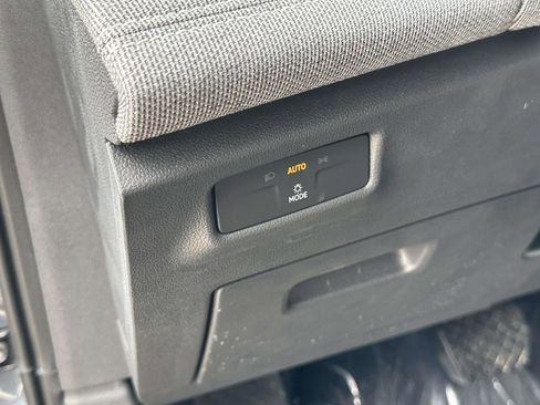 New 2025 Volkswagen Tiguan S image 14