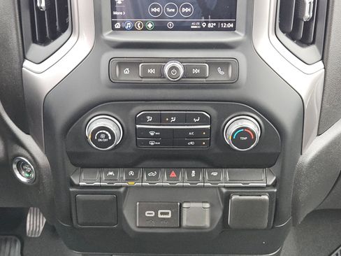 Certified 2023 Chevrolet Silverado 1500 Custom image 19