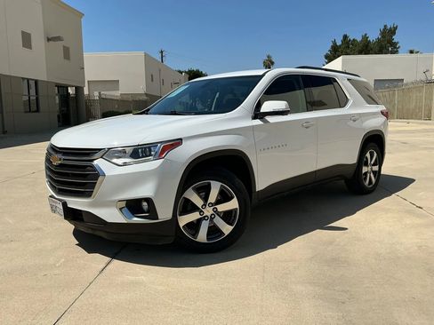 Used 2020 Chevrolet Traverse LT w/ LT Premium Package FWD image 1