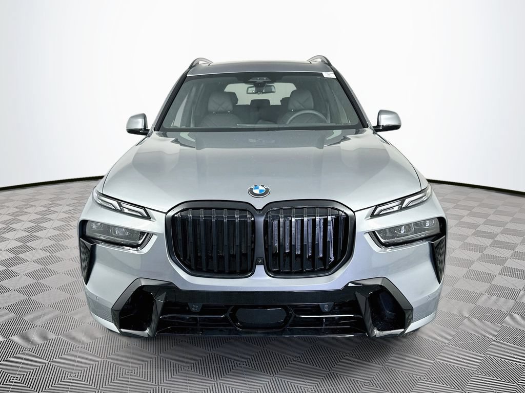 Used 2026 BMW X7 xDrive40i w/ M Sport Package AWD/4WD image 3