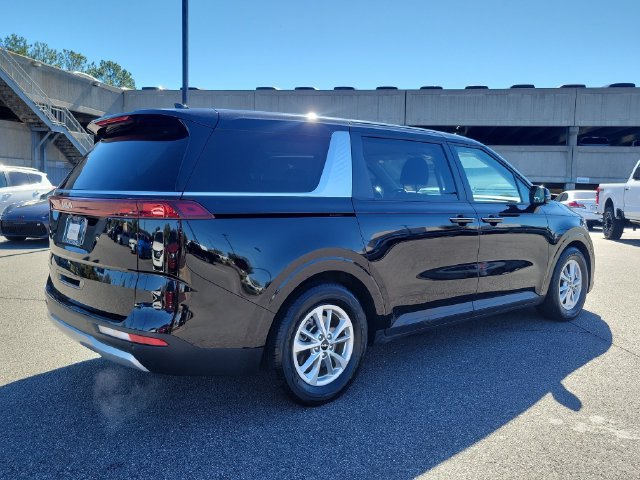 Used 2024 Kia Carnival LX FWD image 4